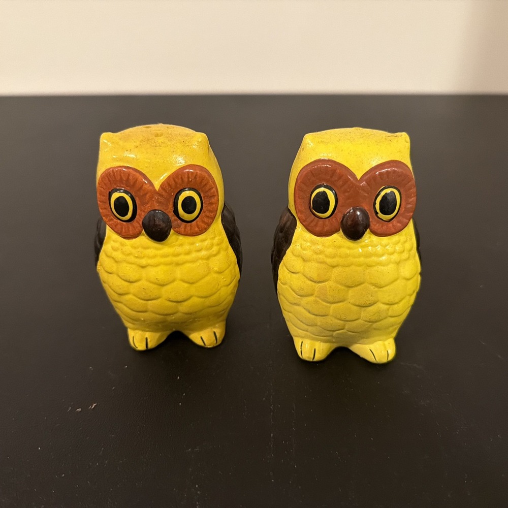 Owl salt and pepper shakers Ceramic Vintage 60s 70s style Yellow Brown Big Eyed